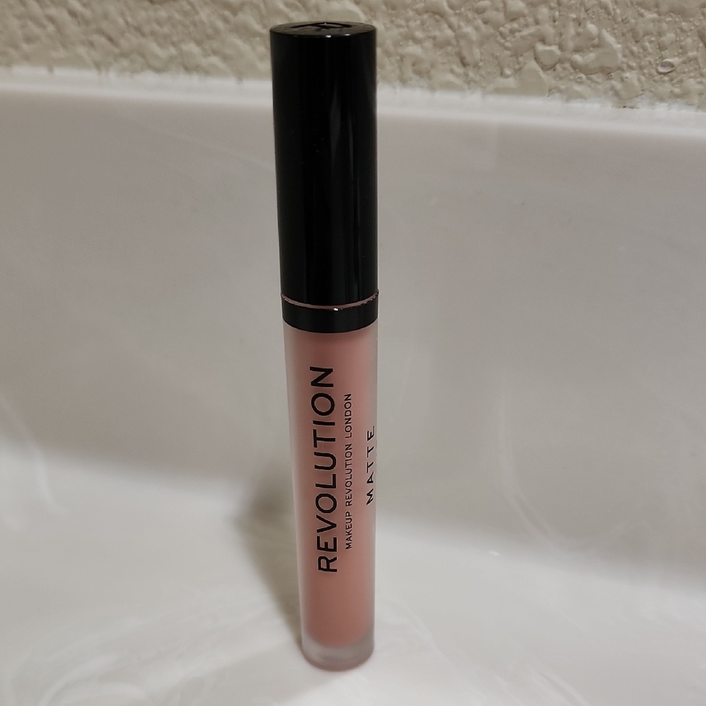 Revolution Matte Lip Gloss - Nude Pink